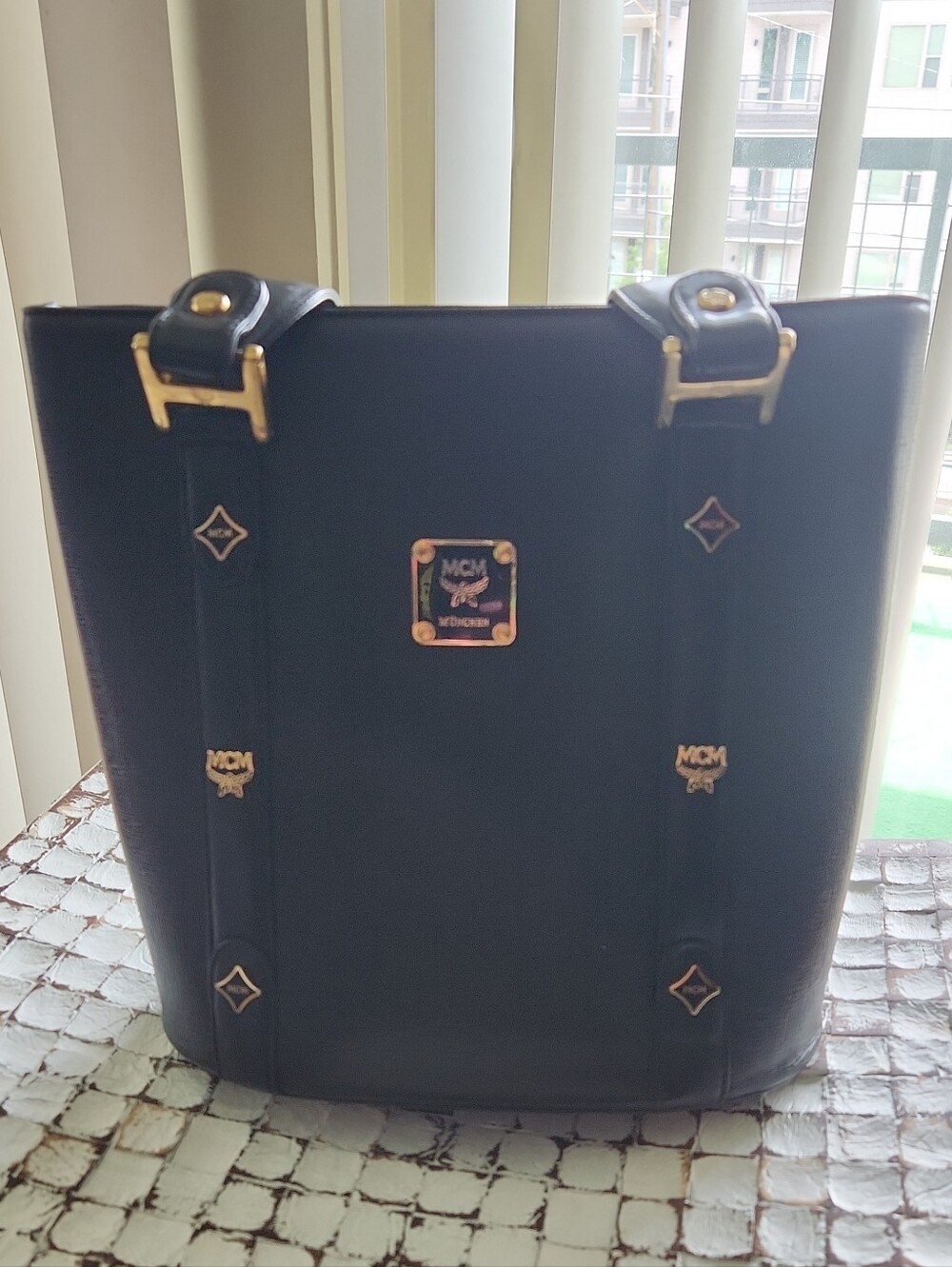MCM Black Leather Tote Bag with Gold Hardware - Picture 4 of 14